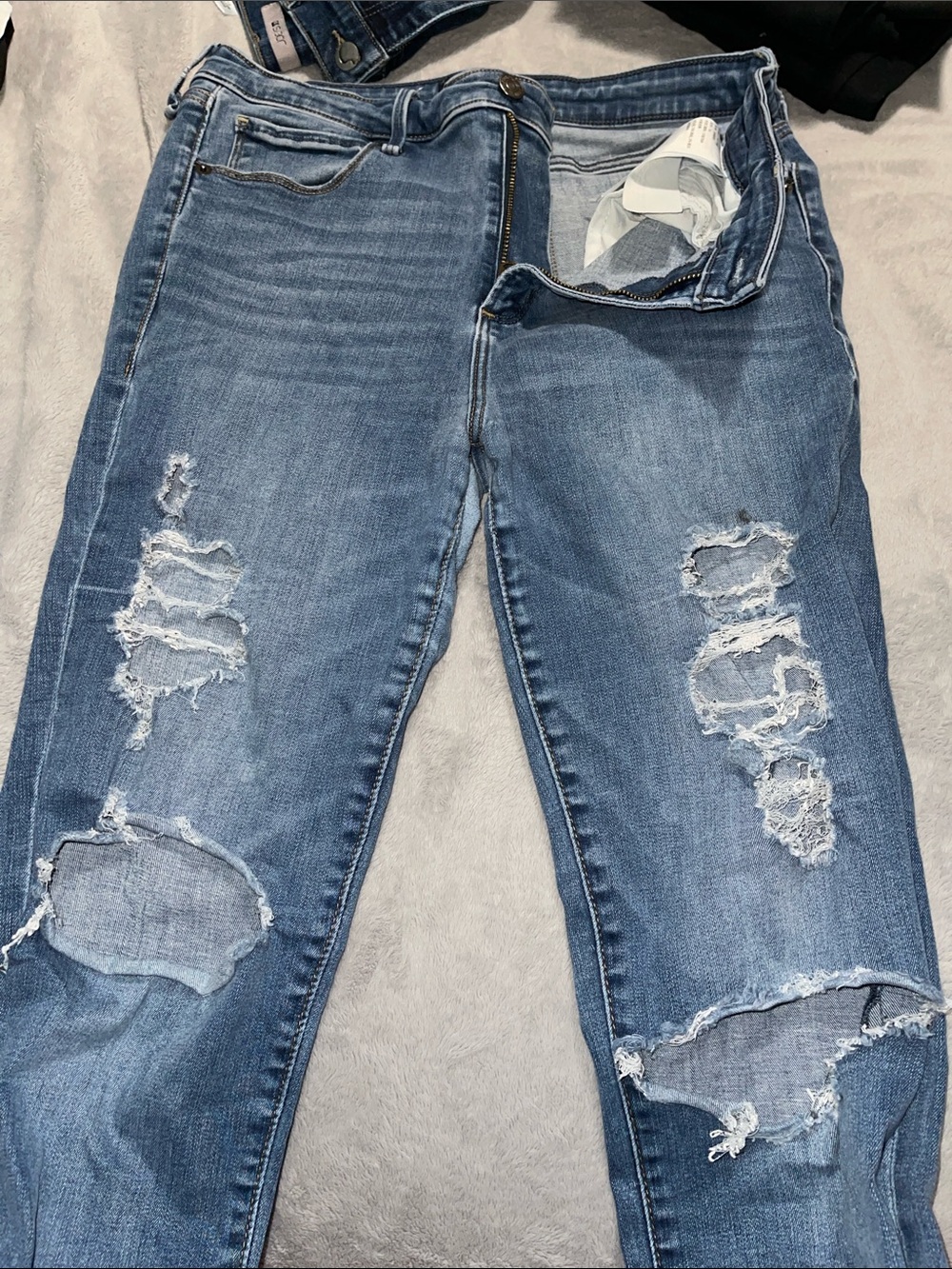 Abercrombie & Fitch Distressed Medium Blue Women's Jeans